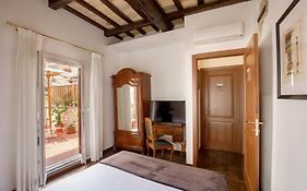 The Right Place 4U Navona Luxury Rooms